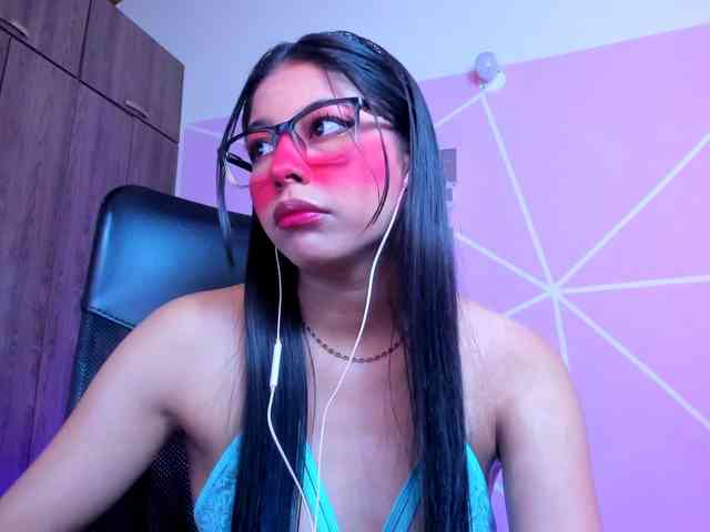 ALYSSON18 webcam