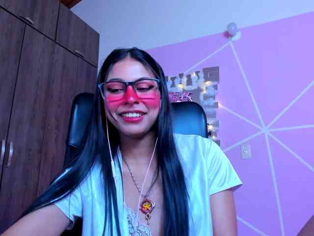 ALYSSON18 webcam