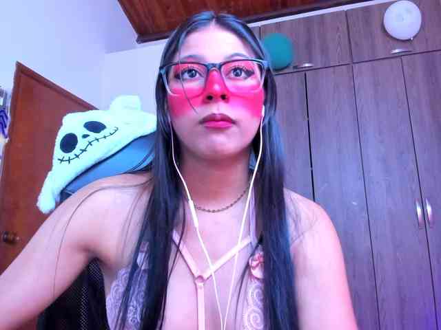 ALYSSON18 webcam