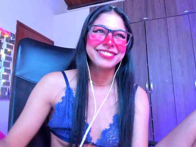 ALYSSON18 webcam