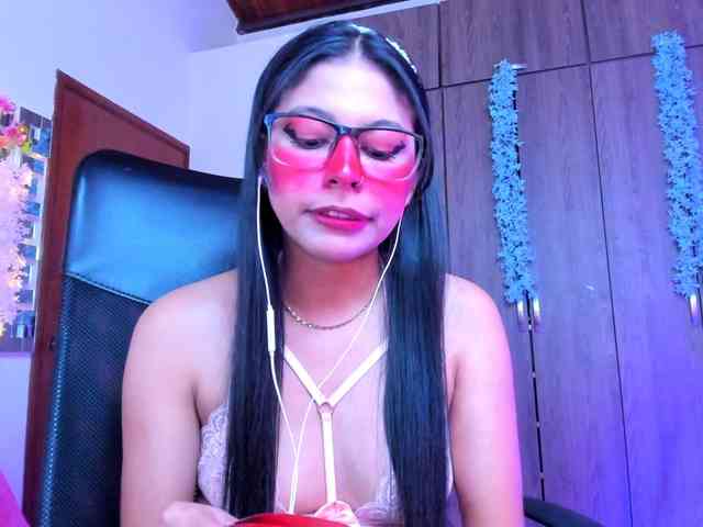 ALYSSON18 webcam
