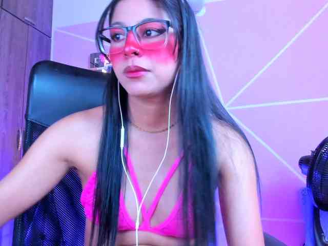 ALYSSON18 webcam