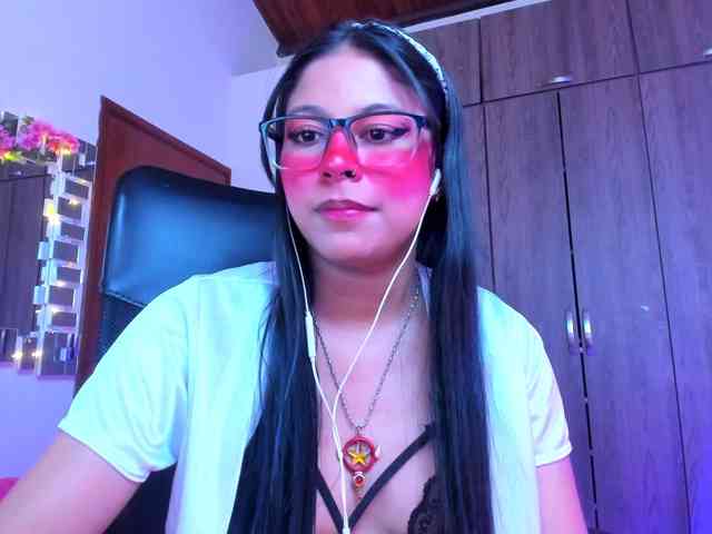 ALYSSON18 webcam
