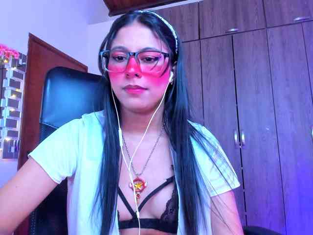 ALYSSON18 webcam