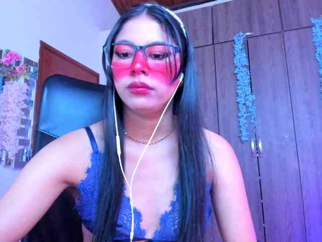 ALYSSON18 webcam