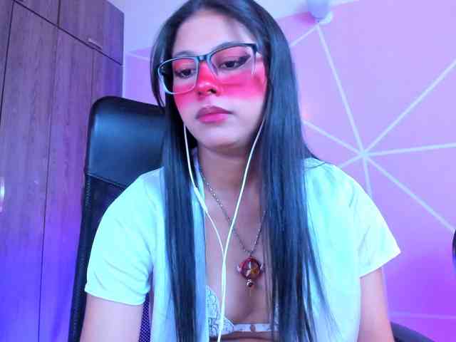 ALYSSON18 webcam