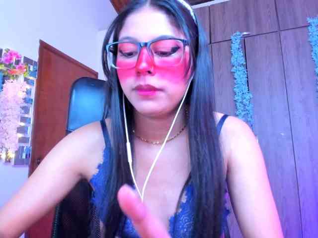 ALYSSON18 webcam