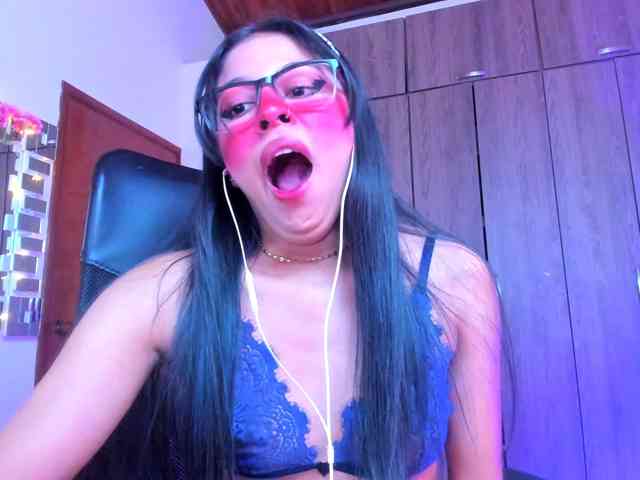 ALYSSON18 webcam