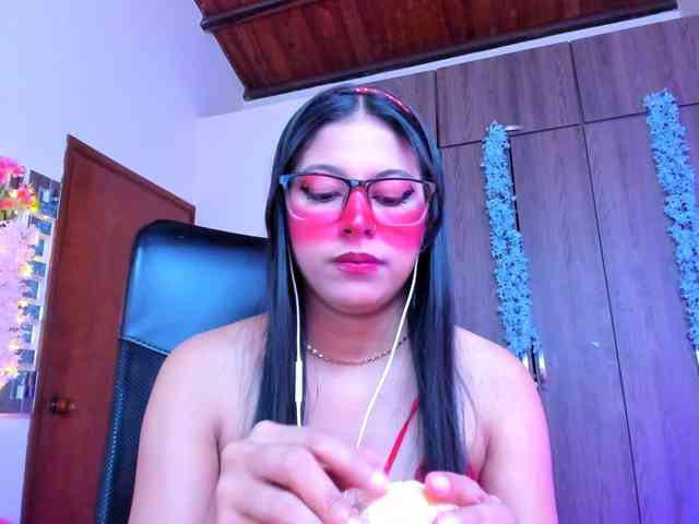 ALYSSON18 webcam