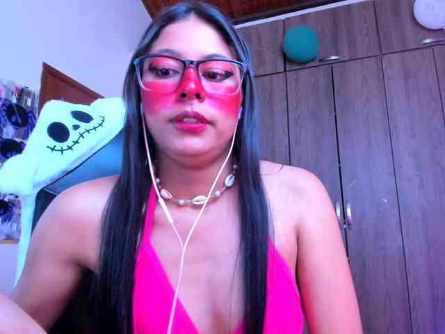 ALYSSON18 Live Webcam on BongaCams