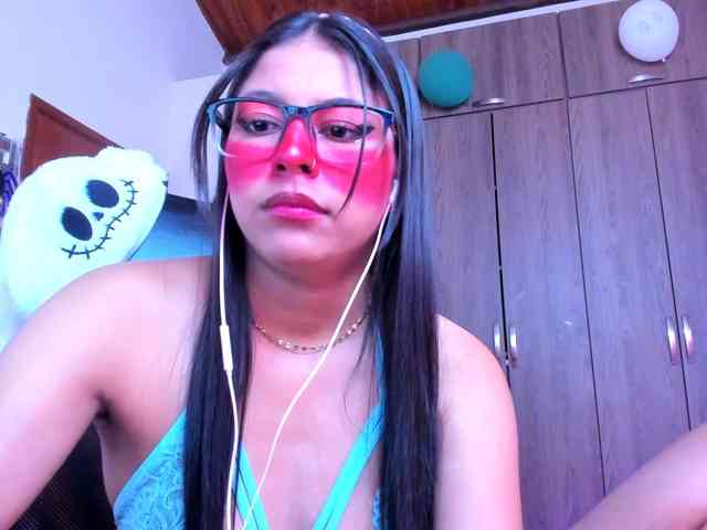 ALYSSON18 webcam
