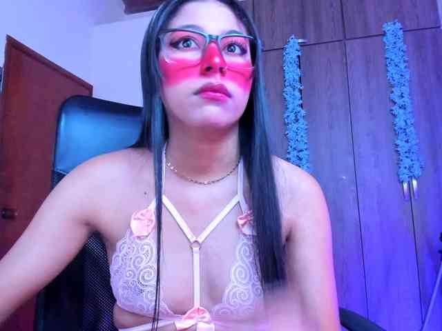 ALYSSON18 webcam
