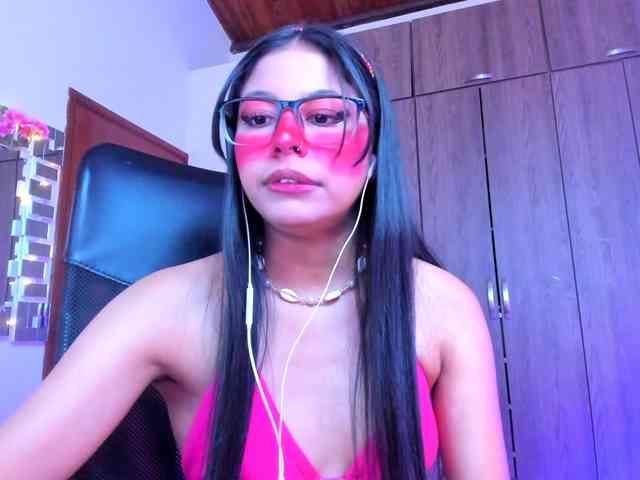 ALYSSON18 webcam