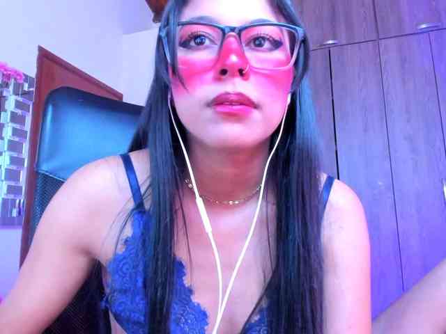 ALYSSON18 webcam