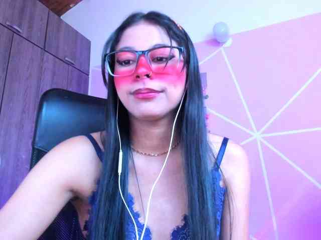 ALYSSON18 webcam