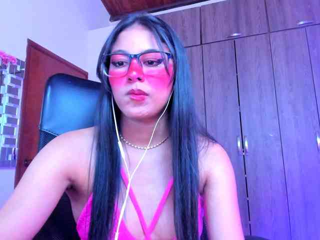 ALYSSON18 webcam
