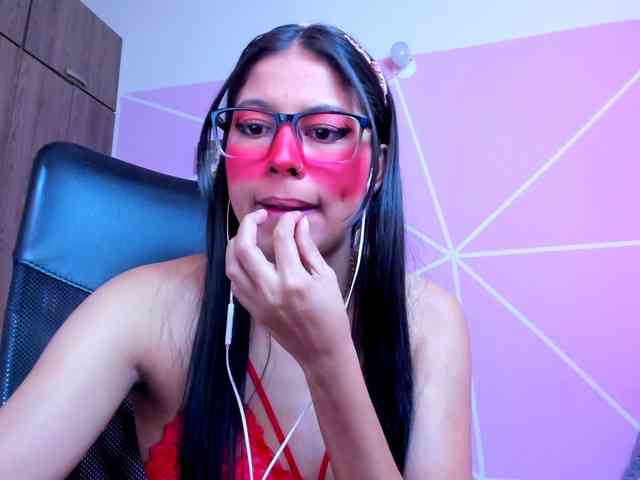 ALYSSON18 webcam