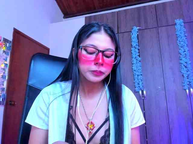 ALYSSON18 webcam