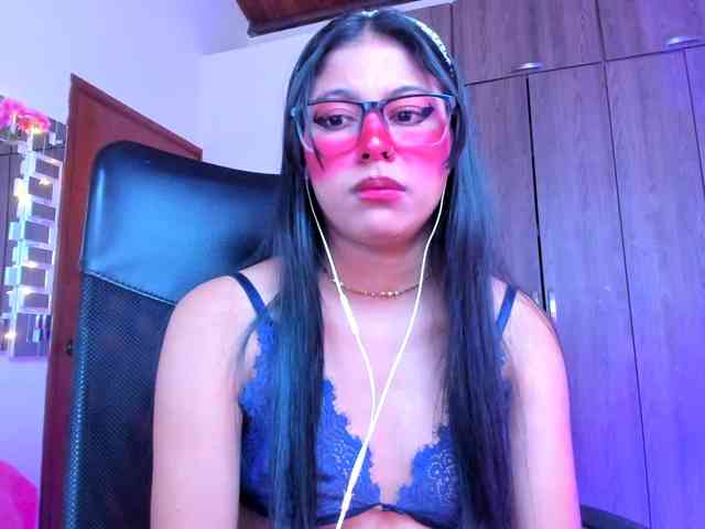 ALYSSON18 webcam