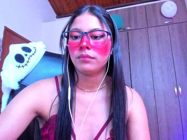 ALYSSON18 webcam