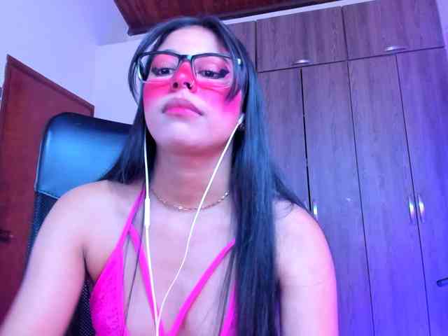 ALYSSON18 webcam