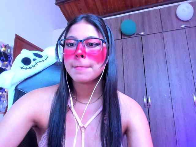 ALYSSON18 webcam
