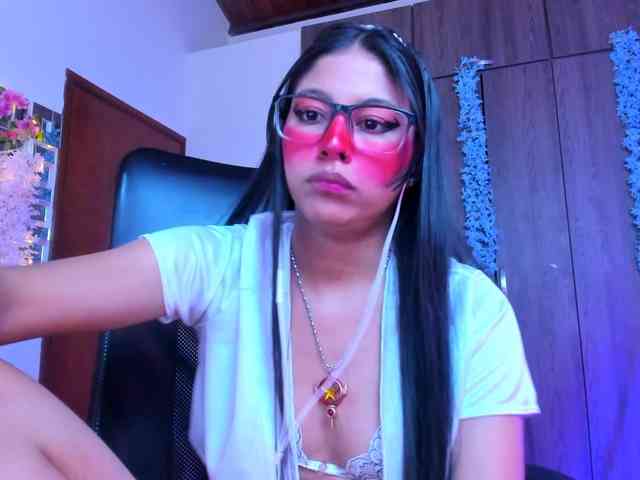 ALYSSON18 webcam