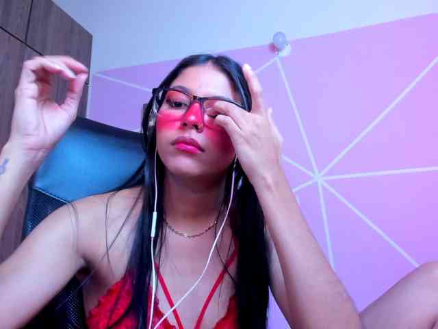 ALYSSON18 webcam