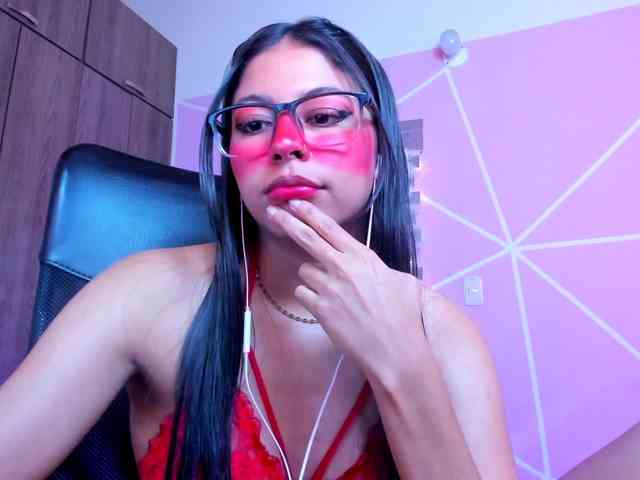 ALYSSON18 webcam