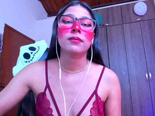 ALYSSON18 webcam