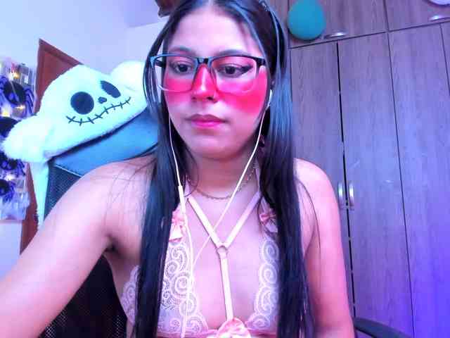 ALYSSON18 webcam