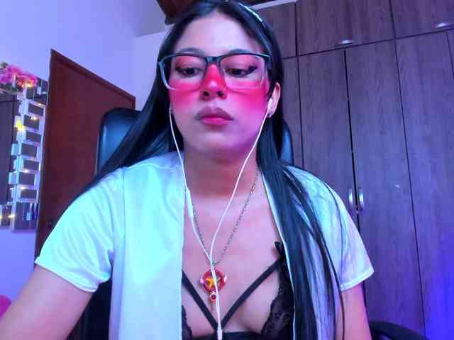ALYSSON18 webcam