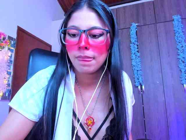 ALYSSON18 webcam