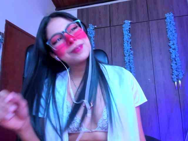 ALYSSON18 webcam