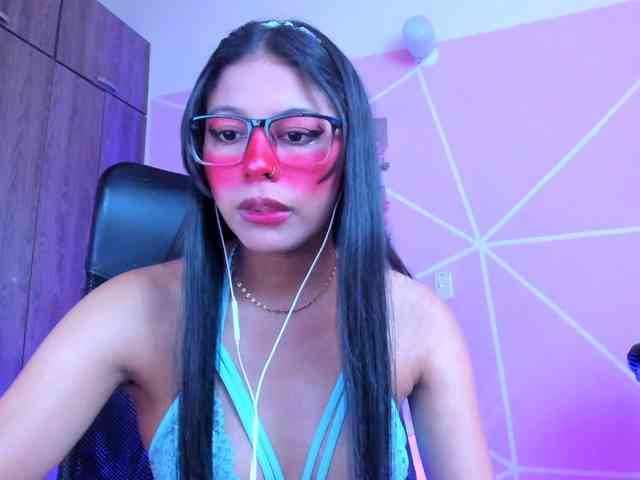 ALYSSON18 webcam