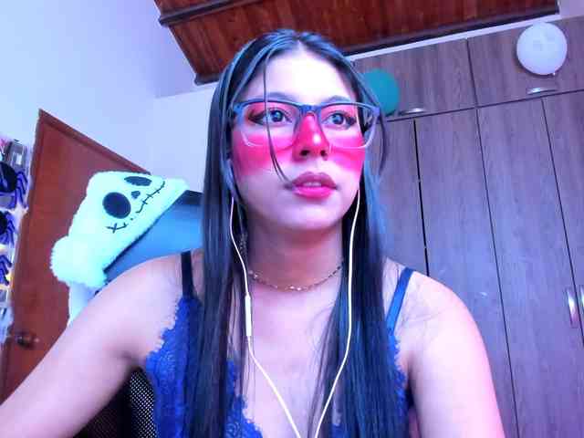 ALYSSON18 webcam