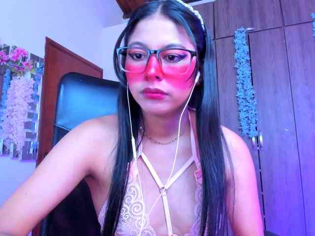 ALYSSON18 webcam