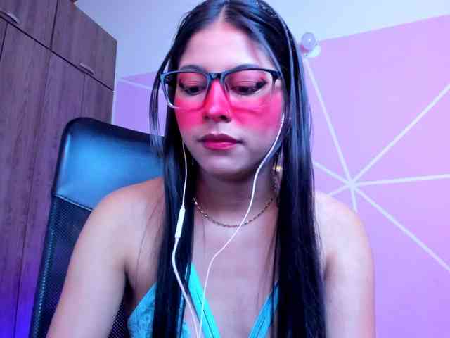 ALYSSON18 webcam