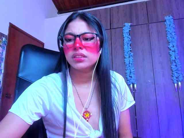 ALYSSON18 webcam