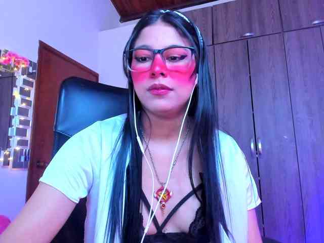 ALYSSON18 webcam
