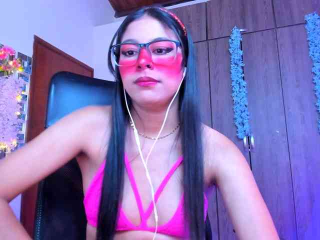 ALYSSON18 webcam