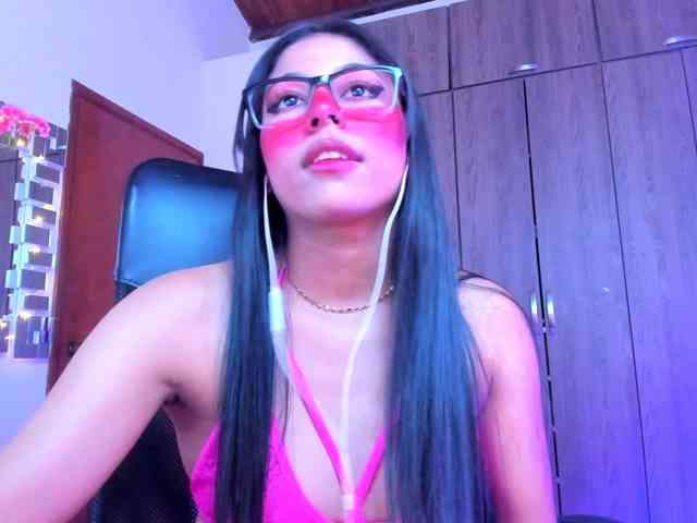 ALYSSON18 webcam