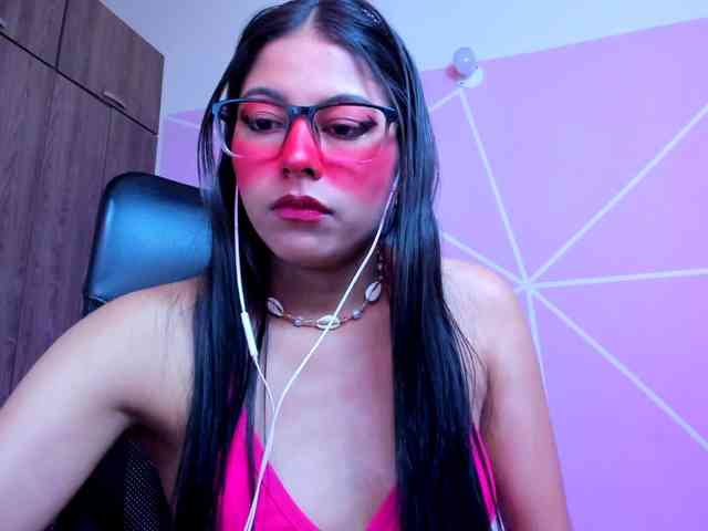 ALYSSON18 webcam