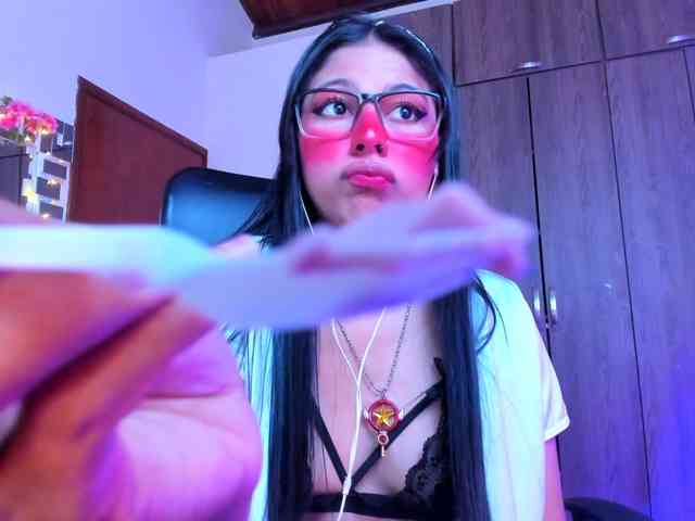 ALYSSON18 webcam