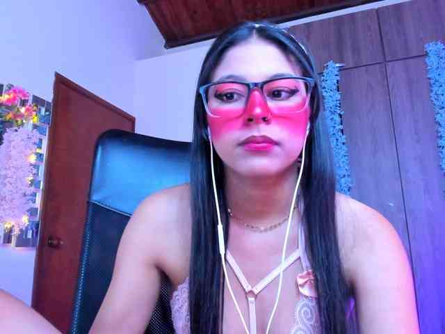 ALYSSON18 webcam