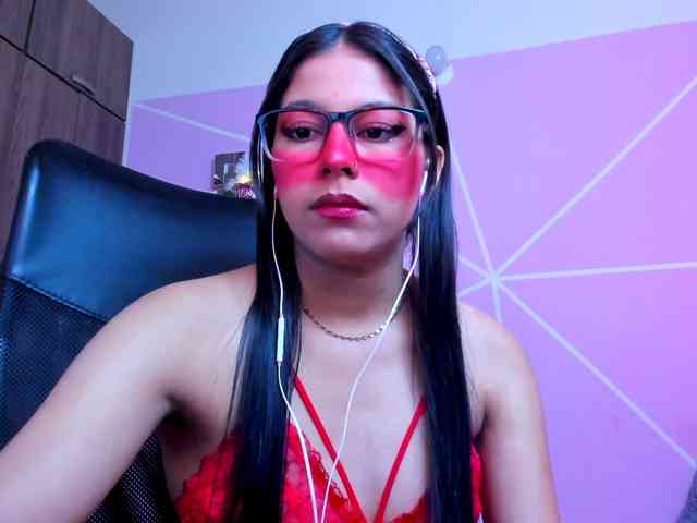 ALYSSON18 webcam