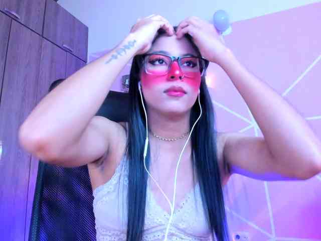 ALYSSON18 webcam