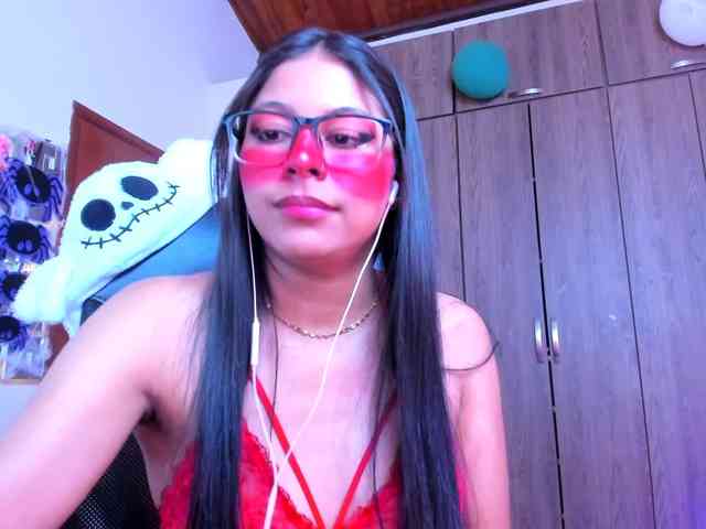 ALYSSON18 webcam