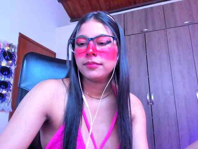 ALYSSON18 webcam
