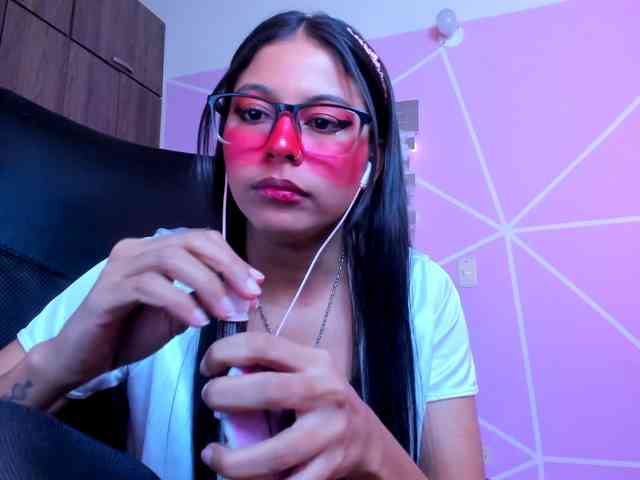 ALYSSON18 webcam
